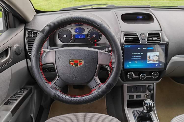 Used Geely Auto Classic Emgrand 2012 Hatchback 1.5L Manual Chao Yue Huimin Model Steering Wheel