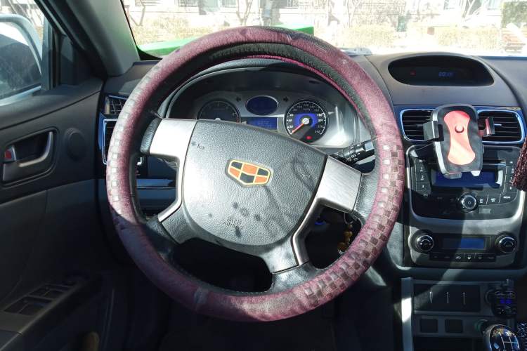 Used Geely Auto Classic Emgrand 2012 Hatchback 1.5L Manual Luxury Model Steering Wheel