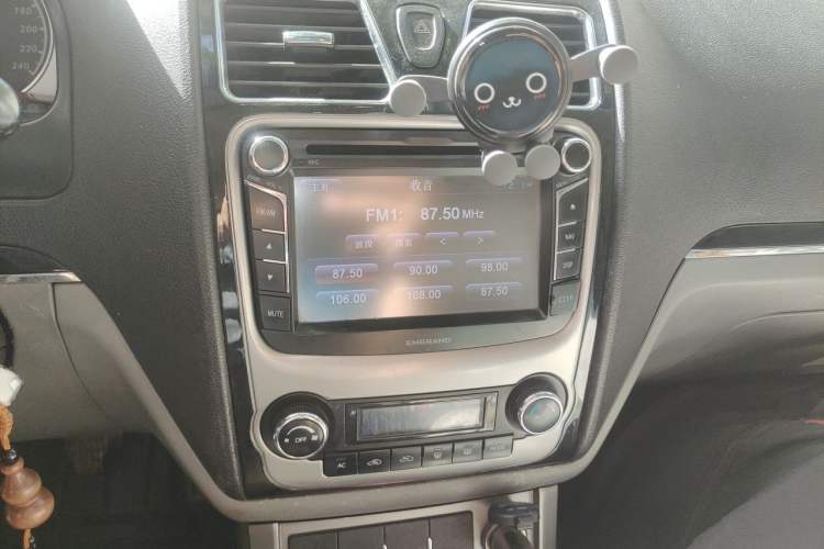 Used Geely Auto Classic Emgrand 2012 Hatchback 1.8L Manual Comfort Edition Audio And AC Panel