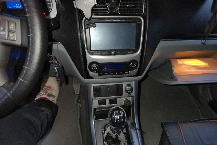 Used Geely Auto Classic Emgrand 2012 Sedan 1.5L Manual Standard Model Audio And AC Panel