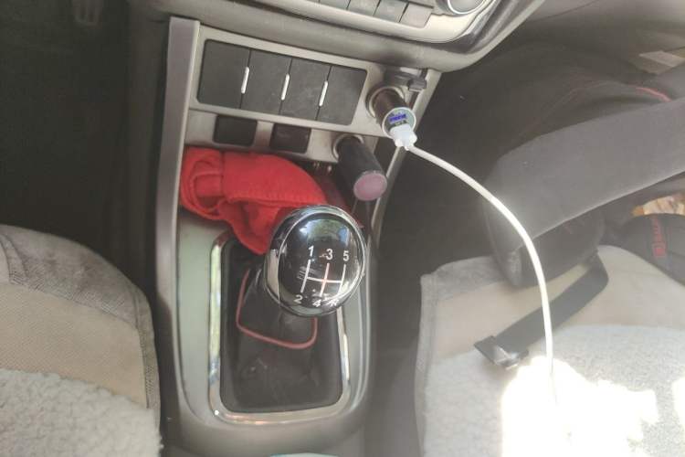 Used Geely Auto Classic Emgrand 2012 Hatchback 1.8L Manual Comfort Edition Gear Lever