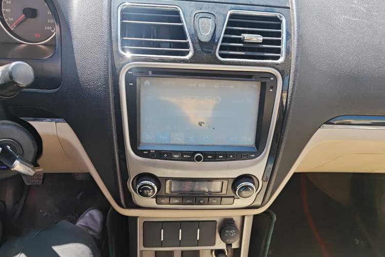Used Geely Auto Classic Emgrand 2013 Sedan 1.5L Manual Elite Model Audio And AC Panel