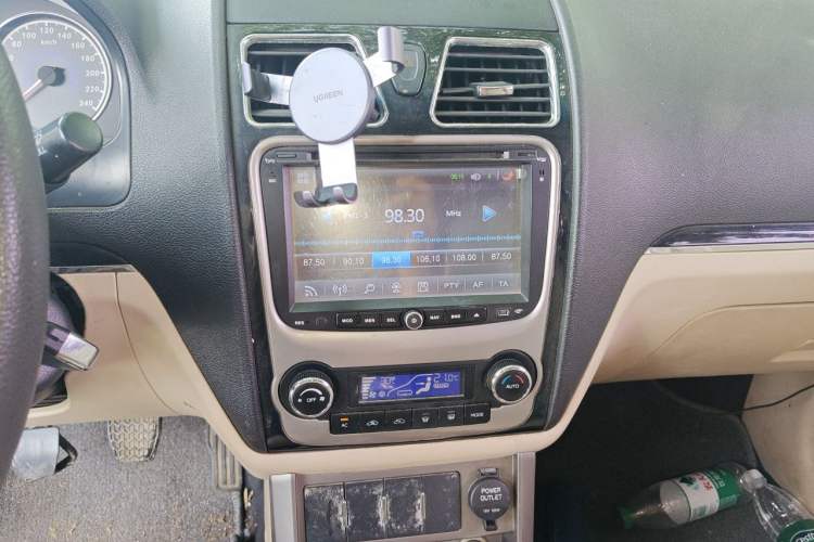 Used Geely Auto Classic Emgrand 2013 Sedan 1.5L Manual Elite Model Audio And AC Panel