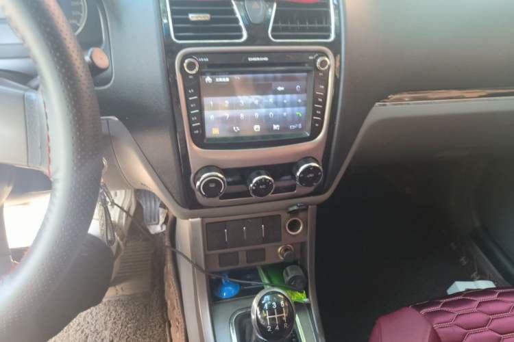 Used Geely Auto Classic Emgrand 2013 Sedan 1.5L Manual Entry-Level Model Audio And AC Panel