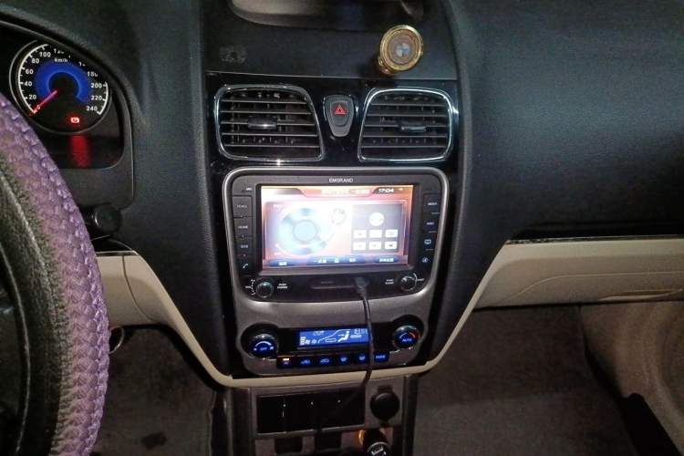 Used Geely Auto Classic Emgrand 2013 Sedan 1.8L CVT Prestige Model Audio And AC Panel