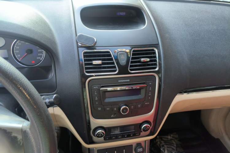 Used Geely Auto Classic Emgrand 2013 Sedan 1.8L Manual Elite Model Audio And AC Panel