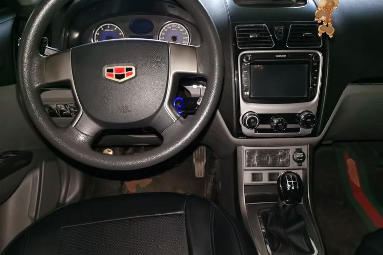 Used Geely Auto Classic Emgrand 2013 Sedan 1.5L Manual Entry-Level Model Center Console