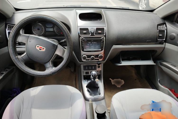 Used Geely Auto Classic Emgrand 2013 Sedan 1.5L Manual Entry-Level Model Center Console