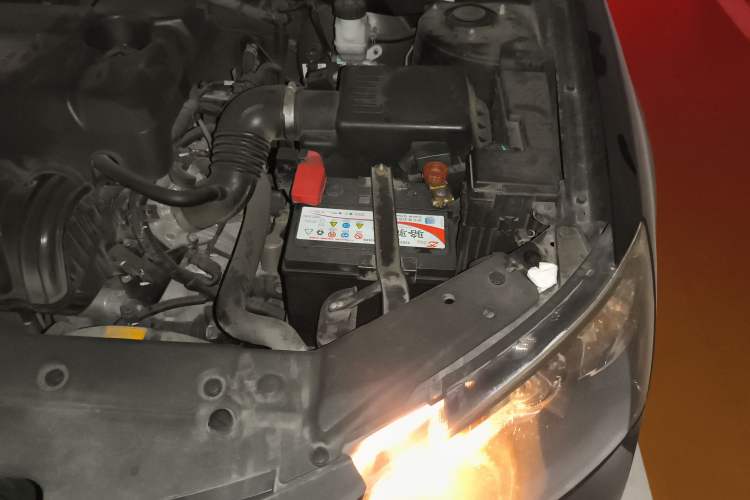 Used Geely Auto Classic Emgrand 2013 Sedan 1.8L Manual Luxury Model Engine Bay Left
