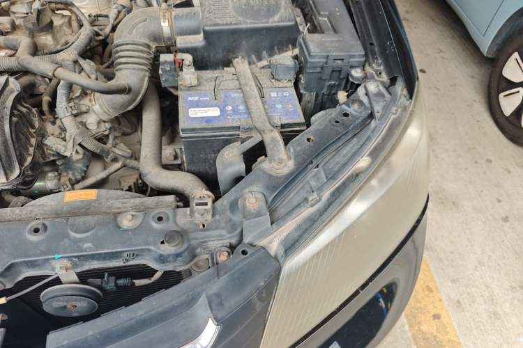 Used Geely Auto Classic Emgrand 2013 Sedan 1.5L Manual Entry-Level Model Engine Bay Left