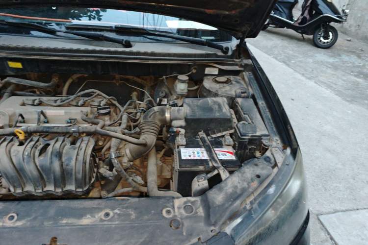 Used Geely Auto Classic Emgrand 2013 Sedan 1.5L Manual Entry-Level Model Engine Bay Left