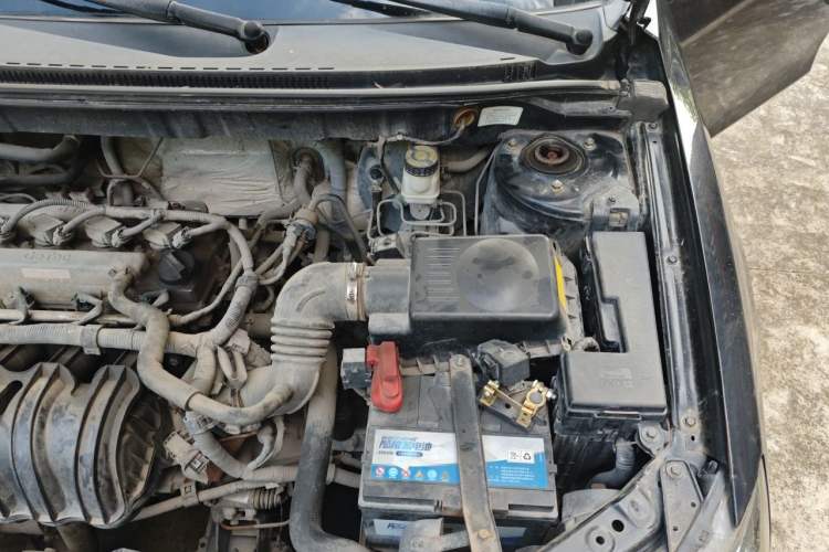 Used Geely Auto Classic Emgrand 2013 Sedan 1.5L Manual Entry-Level Model Engine Bay Left