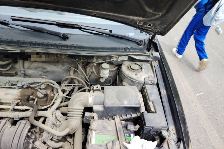 Used Geely Auto Classic Emgrand 2013 Sedan 1.5L Manual Entry-Level Model Engine Bay Left
