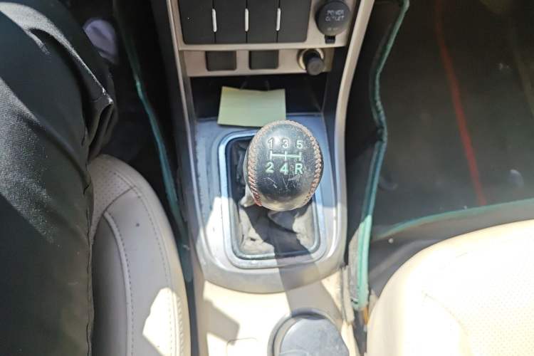 Used Geely Auto Classic Emgrand 2013 Sedan 1.5L Manual Elite Model Gear Lever