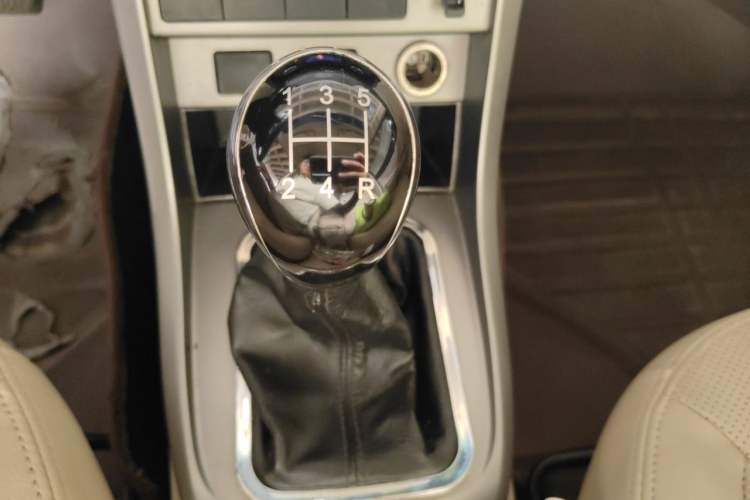 Used Geely Auto Classic Emgrand 2013 Sedan 1.5L Manual Elite Model Gear Lever