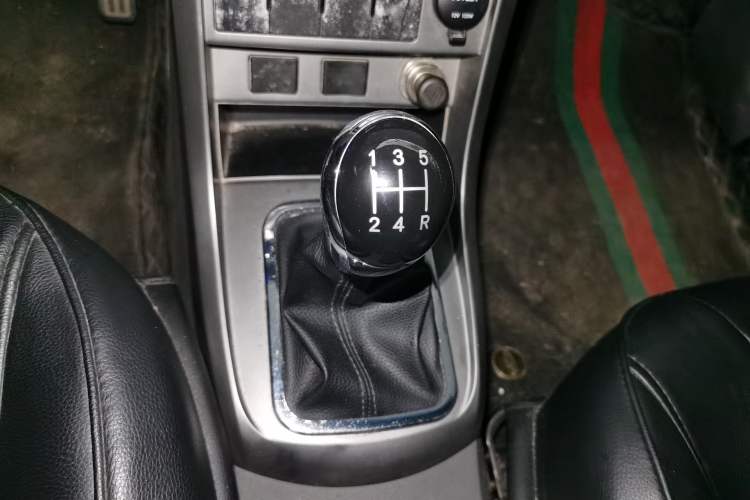 Used Geely Auto Classic Emgrand 2013 Sedan 1.5L Manual Entry-Level Model Gear Lever