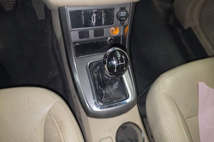 Used Geely Auto Classic Emgrand 2013 Sedan 1.8L Manual Elite Model Gear Lever