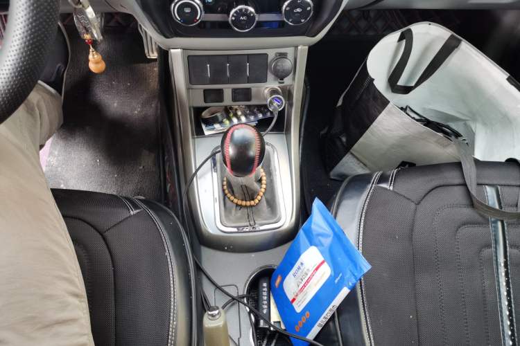Used Geely Auto Classic Emgrand 2013 Sedan 1.5L Manual Entry-Level Model Gear Lever