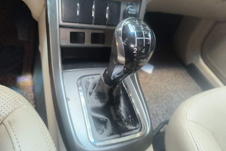 Used Geely Auto Classic Emgrand 2013 Sedan 1.8L Manual Elite Model Gear Lever