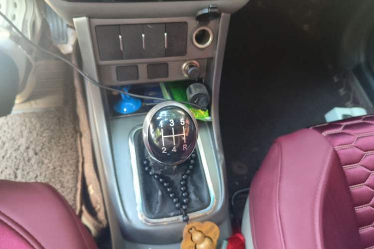 Used Geely Auto Classic Emgrand 2013 Sedan 1.5L Manual Entry-Level Model Gear Lever