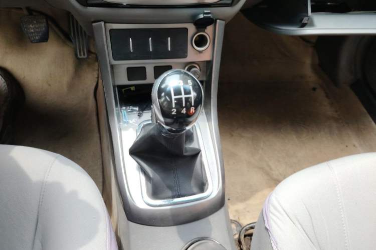 Used Geely Auto Classic Emgrand 2013 Sedan 1.5L Manual Entry-Level Model Gear Lever
