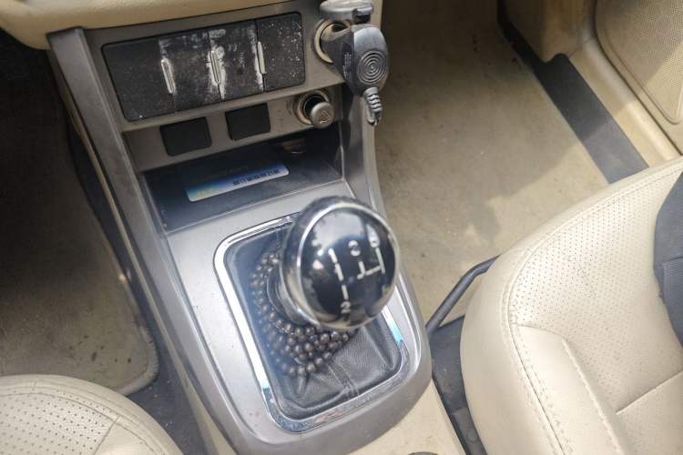 Used Geely Auto Classic Emgrand 2013 Sedan 1.8L Manual Elite Model Gear Lever