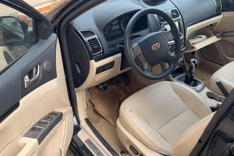 Used Geely Auto Classic Emgrand 2013 Sedan 1.8L Manual Luxury Model Interior 2