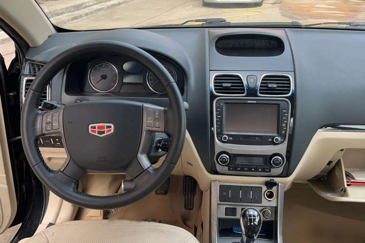 Used Geely Auto Classic Emgrand 2013 Sedan 1.8L Manual Luxury Model Interior 3
