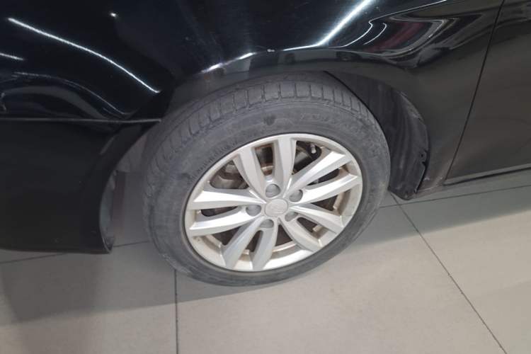 Used Geely Auto Classic Emgrand 2013 Sedan 1.8L Manual Elite Model Left Front Wheel Hub