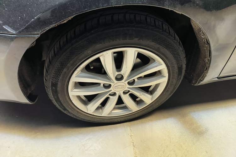 Used Geely Auto Classic Emgrand 2013 Sedan 1.8L Manual Elite Model Left Front Wheel Hub