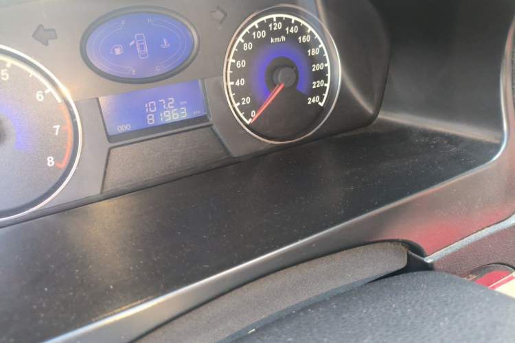 Used Geely Auto Classic Emgrand 2013 Sedan 1.8L Manual Elite Model Odometer Close Up