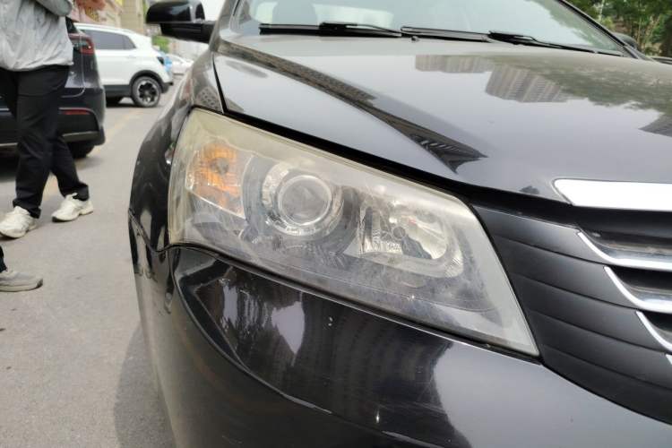 Used Geely Auto Classic Emgrand 2013 Sedan 1.5L Manual Entry-Level Model Right Front Headlight