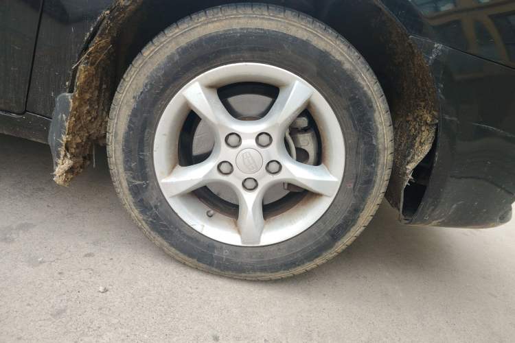 Used Geely Auto Classic Emgrand 2013 Sedan 1.5L Manual Entry-Level Model Right Front Wheel Hub
