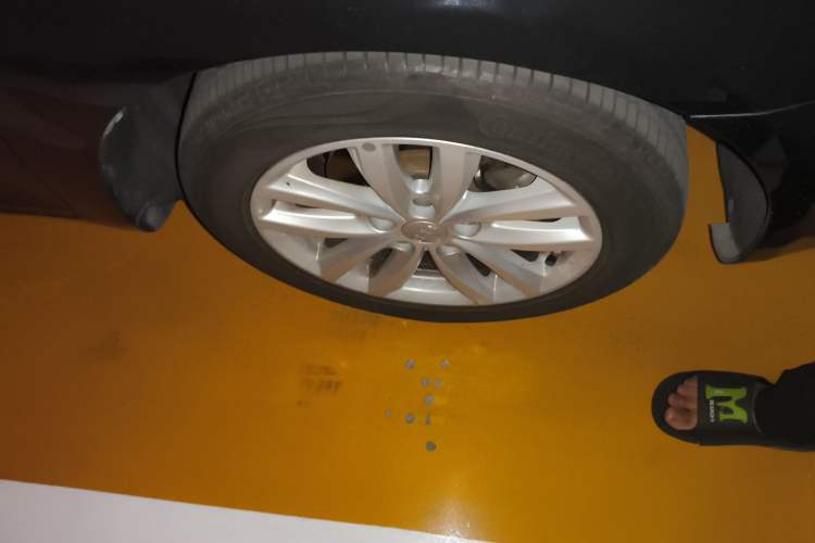 Used Geely Auto Classic Emgrand 2013 Sedan 1.8L Manual Luxury Model Right Front Wheel Hub