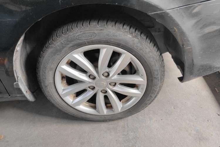 Used Geely Auto Classic Emgrand 2013 Sedan 1.5L Manual Elite Model Right Front Wheel Hub