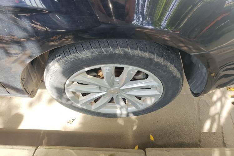 Used Geely Auto Classic Emgrand 2013 Sedan 1.5L Manual Elite Model Right Front Wheel Hub