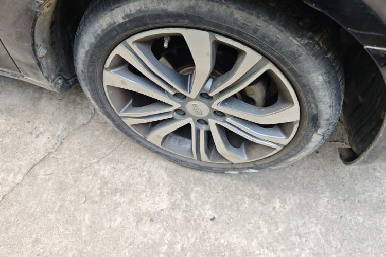 Used Geely Auto Classic Emgrand 2013 Sedan 1.5L Manual Entry-Level Model Right Front Wheel Hub