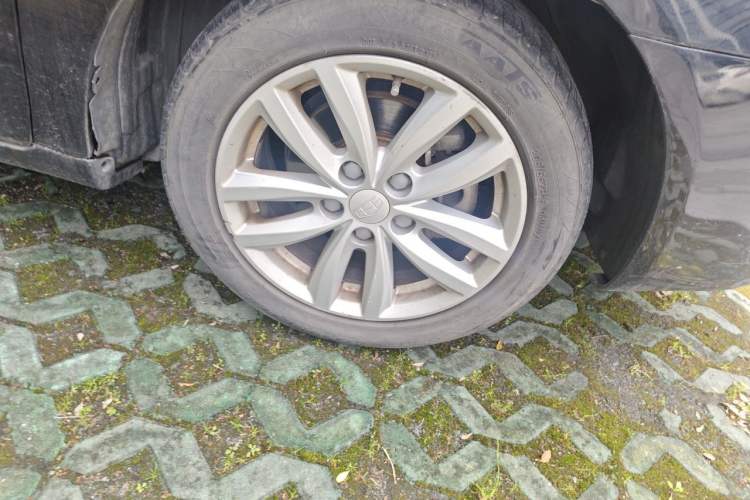 Used Geely Auto Classic Emgrand 2013 Sedan 1.8L Manual Elite Model Right Front Wheel Hub