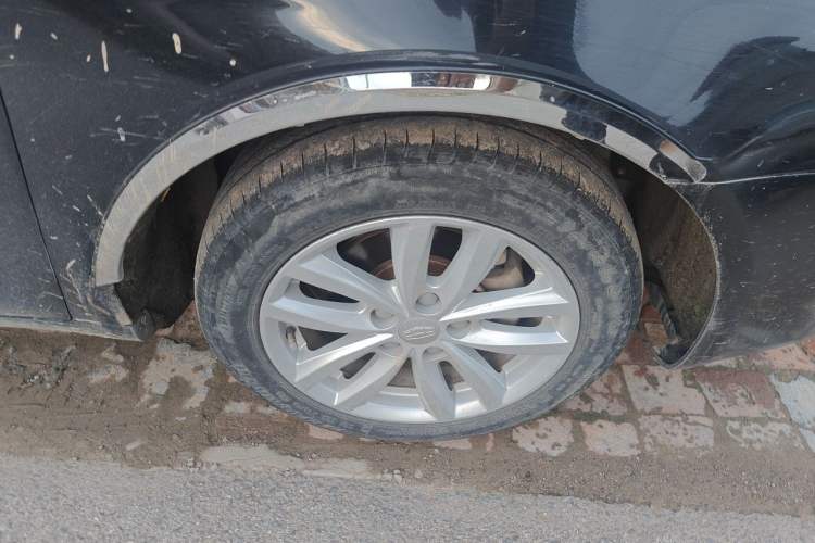 Used Geely Auto Classic Emgrand 2013 Sedan 1.5L Manual Elite Model Right Front Wheel Hub