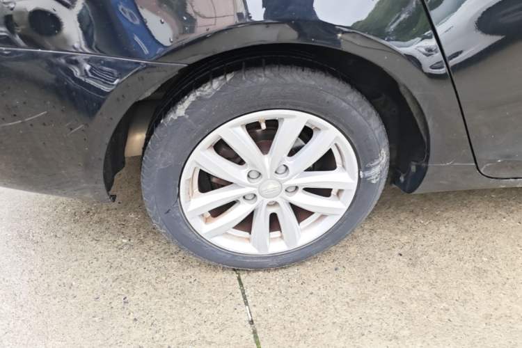 Used Geely Auto Classic Emgrand 2013 Sedan 1.8L CVT Prestige Model Right Rear Wheel Hub