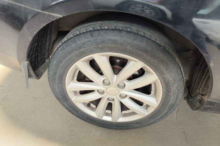 Used Geely Auto Classic Emgrand 2013 Sedan 1.8L Manual Elite Model Right Rear Wheel Hub