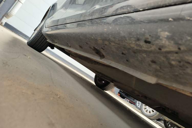 Used Geely Auto Classic Emgrand 2013 Sedan 1.8L Manual Elite Model Right Side Sill
