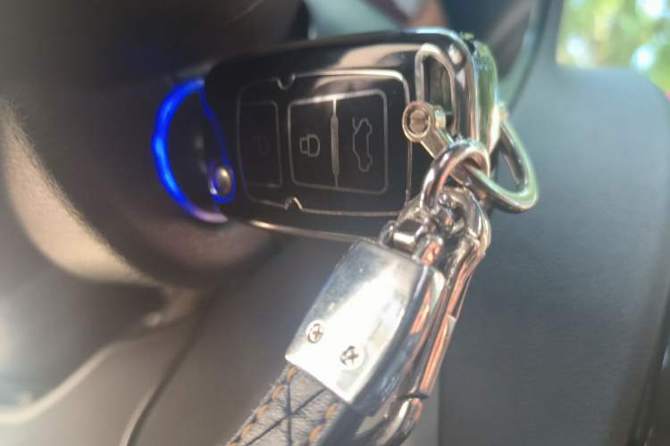 Used Geely Auto Classic Emgrand 2013 Sedan 1.5L Manual Entry-Level Model Vehicle Key