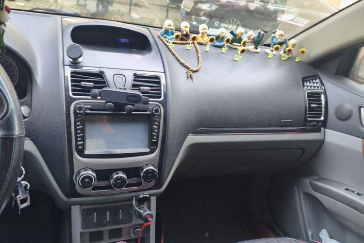 Used Geely Auto Classic Emgrand 2013 Sedan 1.5L Manual Elite Model Audio And AC Panel