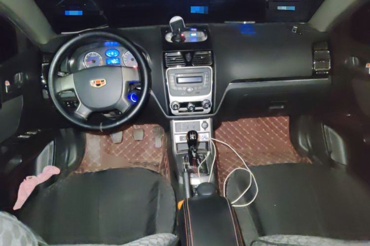 Used Geely Auto Classic Emgrand 2013 Hatchback 1.5L Manual Entry-Level Model Center Console