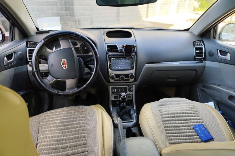Used Geely Auto Classic Emgrand 2013 Sedan 1.8L Manual Entry-Level CNG Model Center Console