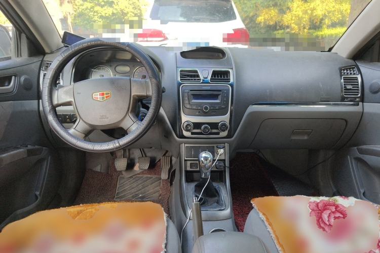 Used Geely Auto Classic Emgrand 2013 Sedan 1.5L Manual Entry-Level Model Center Console