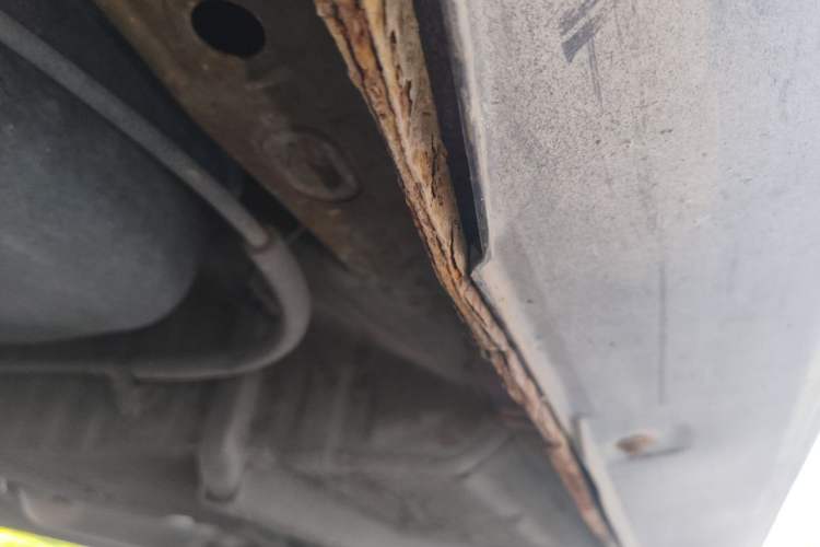 Used Geely Auto Classic Emgrand 2013 Sedan 1.8L Manual Elite Model Chassis Rear Right