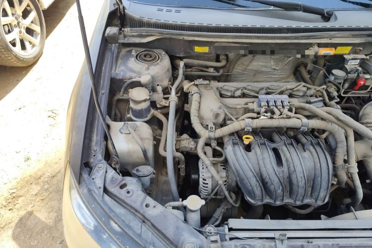 Used Geely Auto Classic Emgrand 2013 Sedan 1.8L Manual Entry-Level CNG Model Engine Bay Right