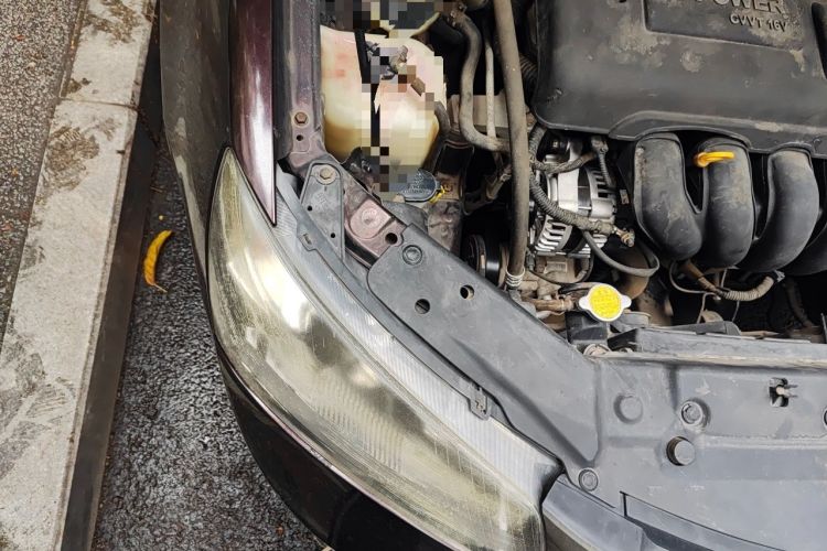 Used Geely Auto Classic Emgrand 2013 Sedan 1.8L CVT Elite Model Engine Bay Right